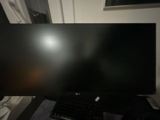 Monitor HDR bianco da 32" a 144 Hz