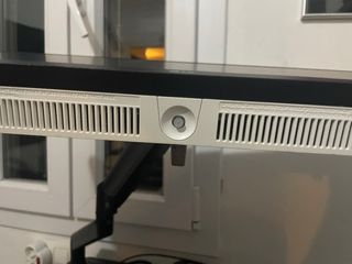 Monitor HDR bianco da 32" a 144 Hz