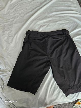 Bermudas ciclismo Gobik