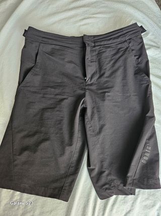 Bermudas ciclismo Gobik