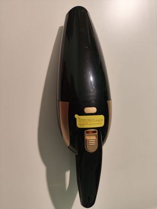 Aspirador de mano alta succiob inalámbrico. 