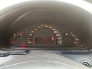 Mercedes-Benz Clase C 2004