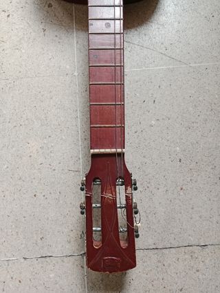 Guitarra clásica antigua José más para restaurar.