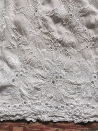 Blusa blanca bordada