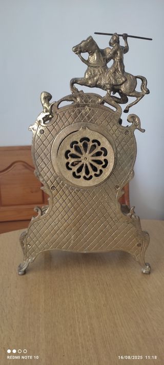 Reloj bronce estilo antiguo