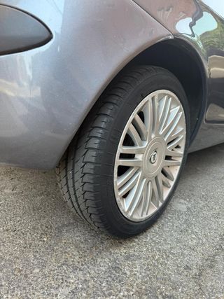 Lancia Ypsilon 2005