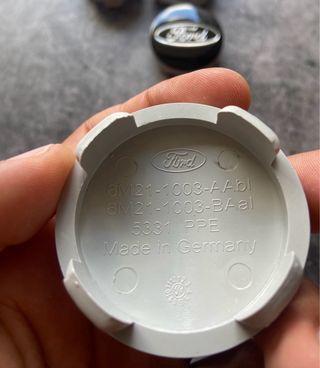 tapabujes Ford 54mm Negro