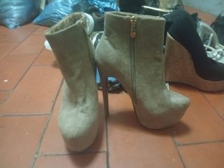 Botines tacón beige