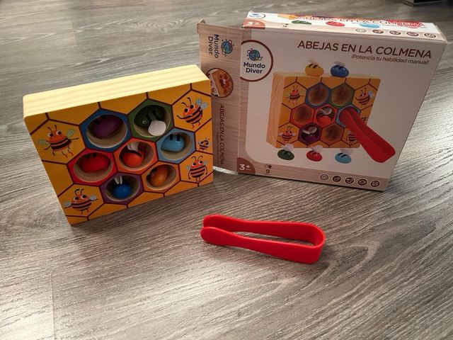 Juegos: coser botones y abejas en la colmena