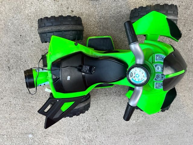 Quad eléctrico infantil