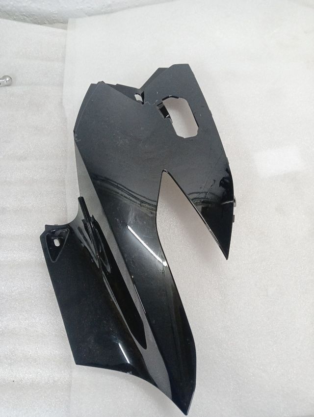 Carenado frontal derecho BMW k1600