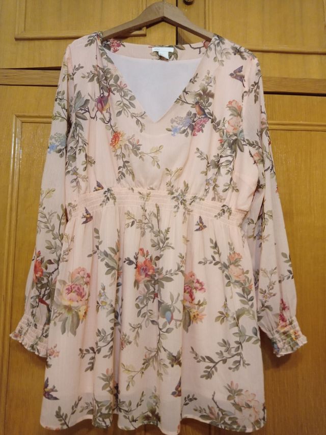 Vestido H&M estampado floral rosa