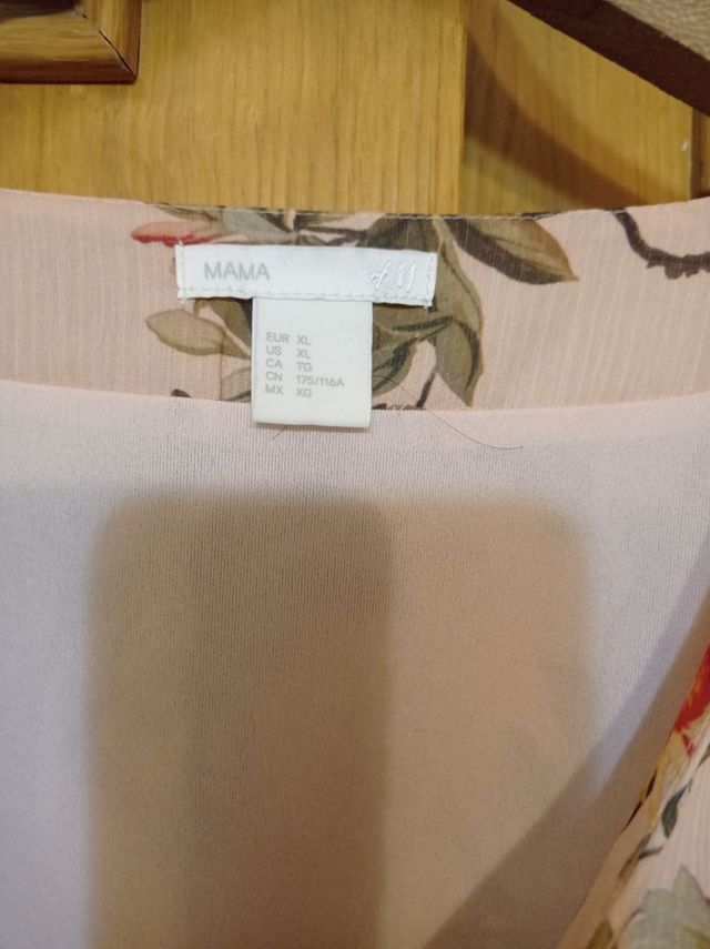 Vestido H&M estampado floral rosa