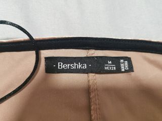 Top Bershka rosa y negro 
