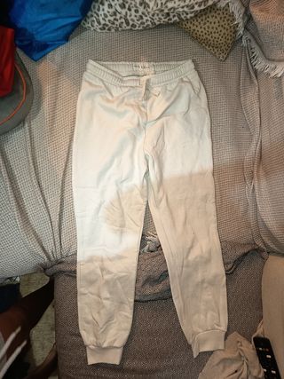 Pantalones deportivos crema