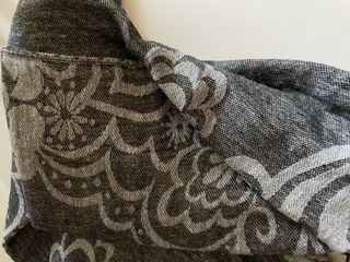 Pañuelo gris - elegante