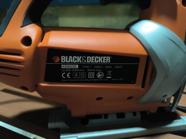 Sierra calar Black+Decker 650W