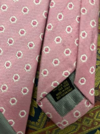 Corbata Corneliani rosa y blanca