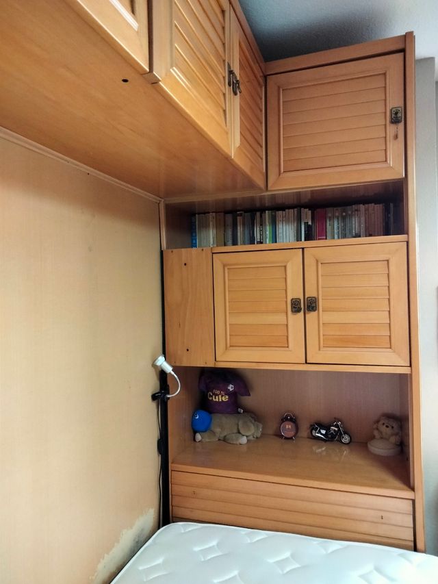 Dormitorio juvenil modulares madera. Estado impeca