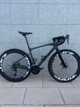 Gravel Carbono Giant Revolt