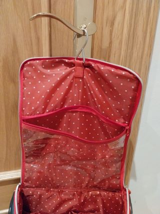 Neceser Mickey Mouse - lunares
Bolsa de aseo