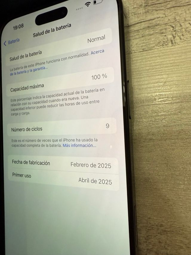 iPhone 16 promax 256 13/10/2024 102 ciclos 