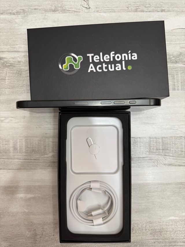 iPhone 16 promax 256 13/10/2024 102 ciclos 