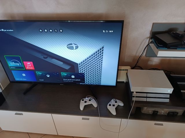 Xbox One S bianca + 2 controller