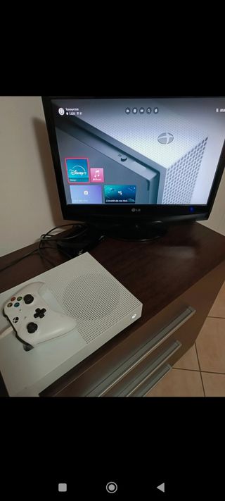 Xbox One S bianca + 2 controller