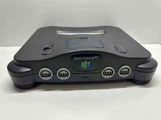Nintendo 64 giapponese (NTSC J) + Controller + 4 giochi