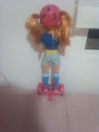 Muñeca Nancy patinadora