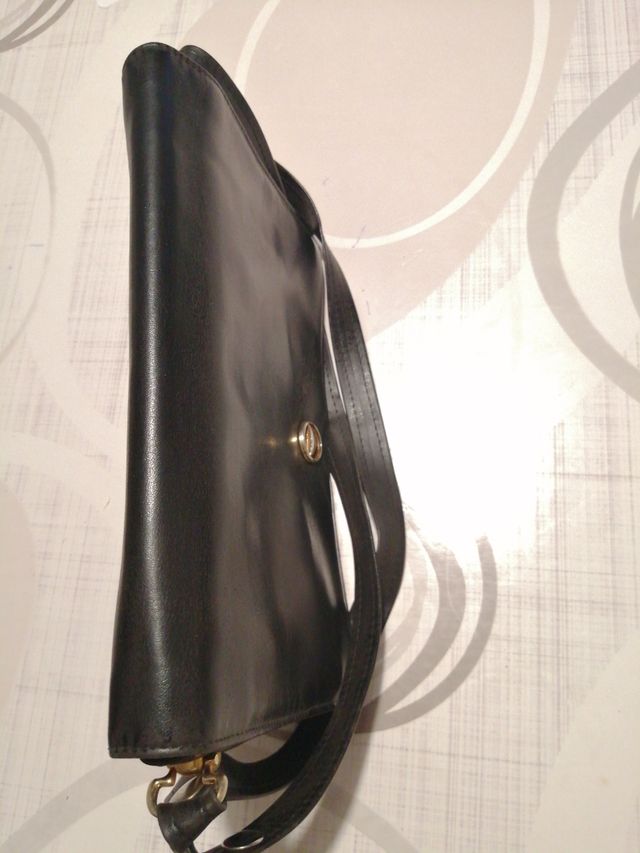 Borsetta nera a tracolla