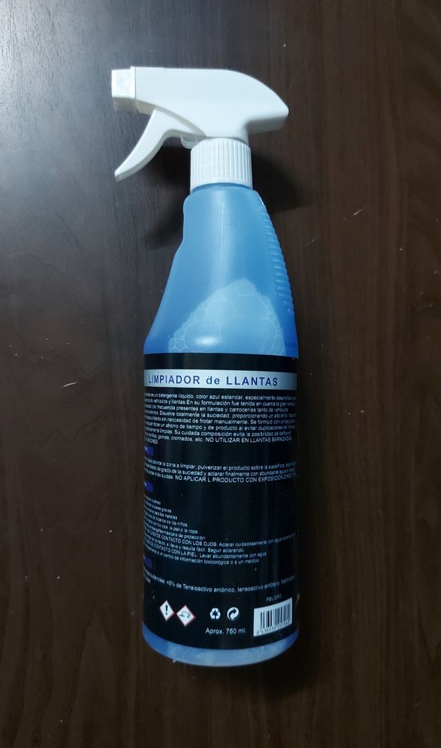 LIMPIADOR DE LLANTAS