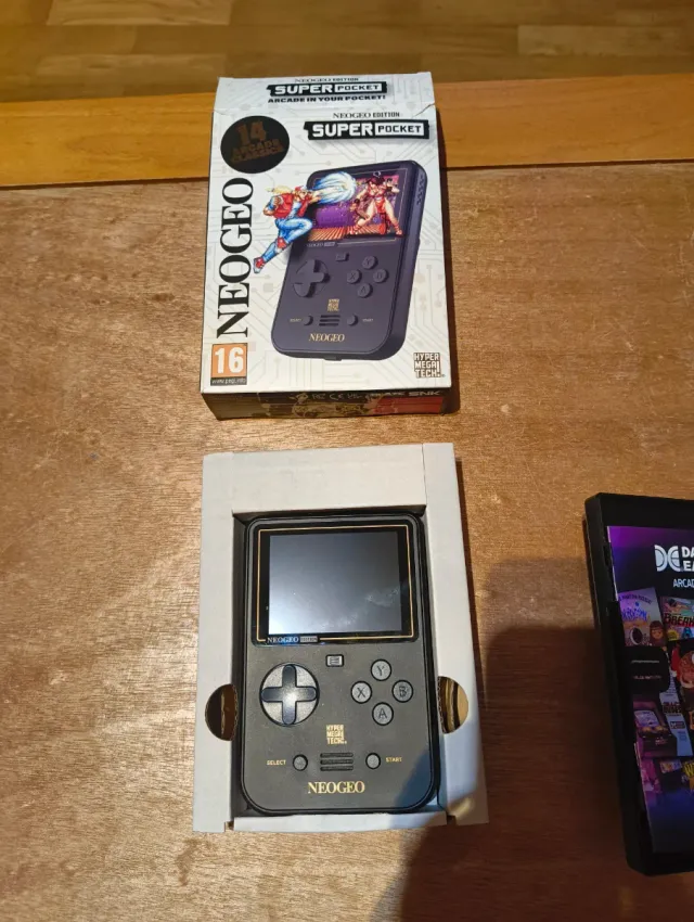 Neo Geo Super Pocket  + Cartucho Data Est Arcade