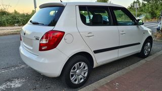 Skoda Fabia 1.4 16v 86CV sólo 122.000 km