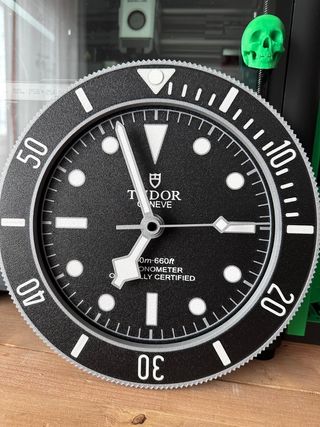 Orologio da parete Tudor bb
