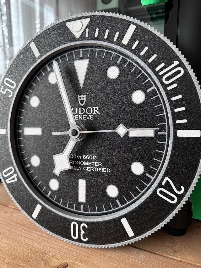 Orologio da parete Tudor bb
