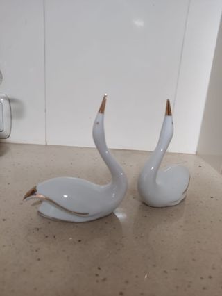 2 figuras cisnes porcelana