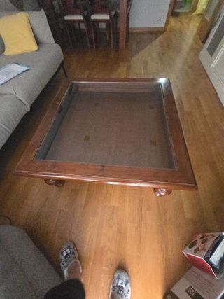 Mesa centro madera cristal,se pueden meter adornos