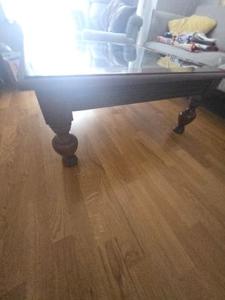 Mesa centro madera cristal,se pueden meter adornos