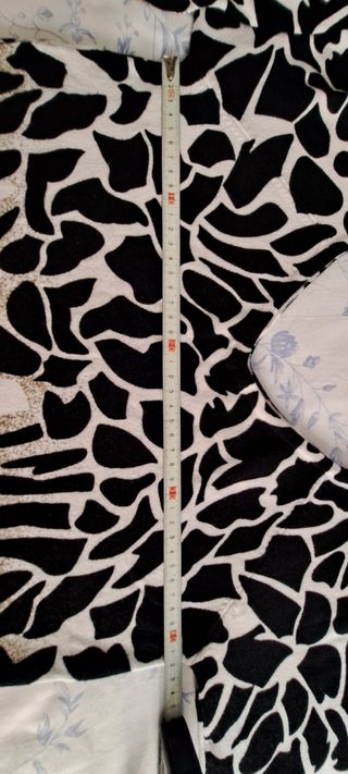 Jersey de entretiempo, estampado animal print blan