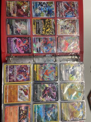 Album Carte Pokémon + 2 box + 4 scatoline