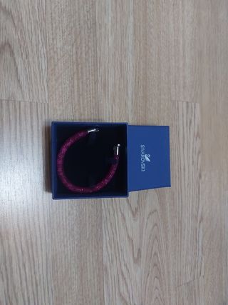 Pulsera Swarovski rosa fucsia. Sin estrenar. 18 cm