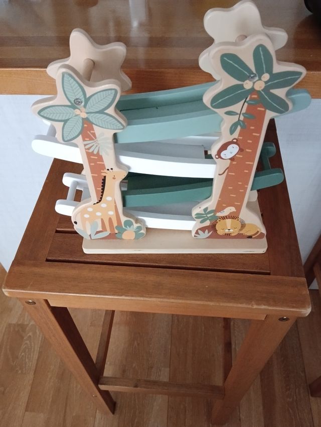 Pista de coches de madera infantil