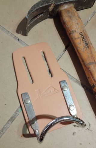 Soporte cinturón para martillo
