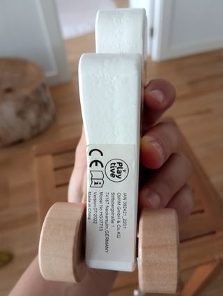 Juguete de madera ciervo rojocon ruedas