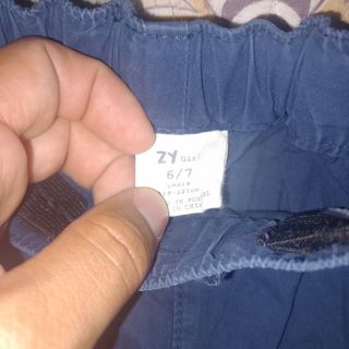 Calções menina 6 anos - Azul Marinho marca ZY