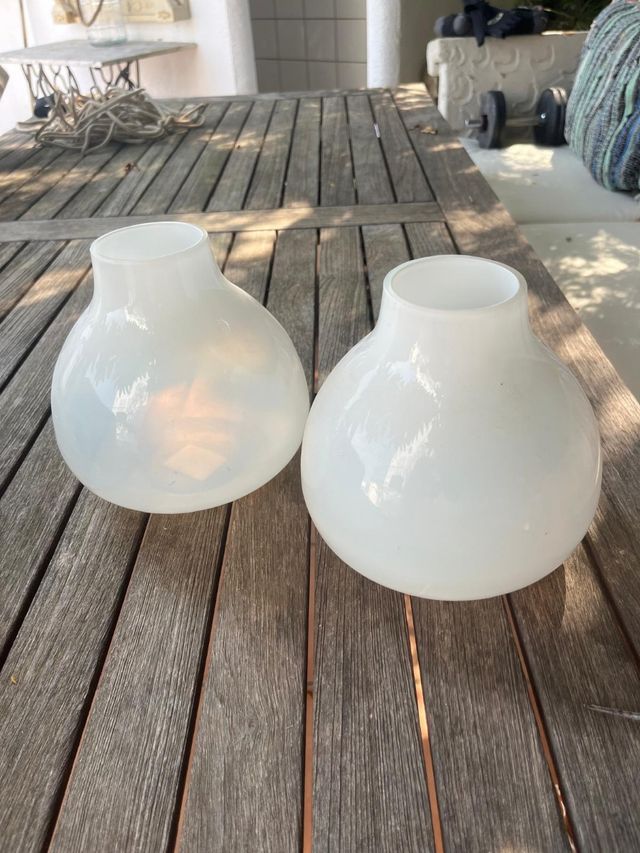 2 Jarrones de vidrio blanco