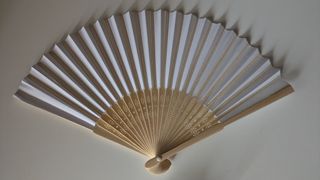 Abanicos boda: 40uds. beige/blanco