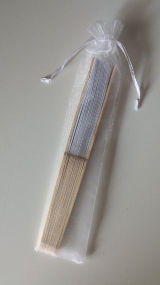 Abanicos boda: 40uds. beige/blanco